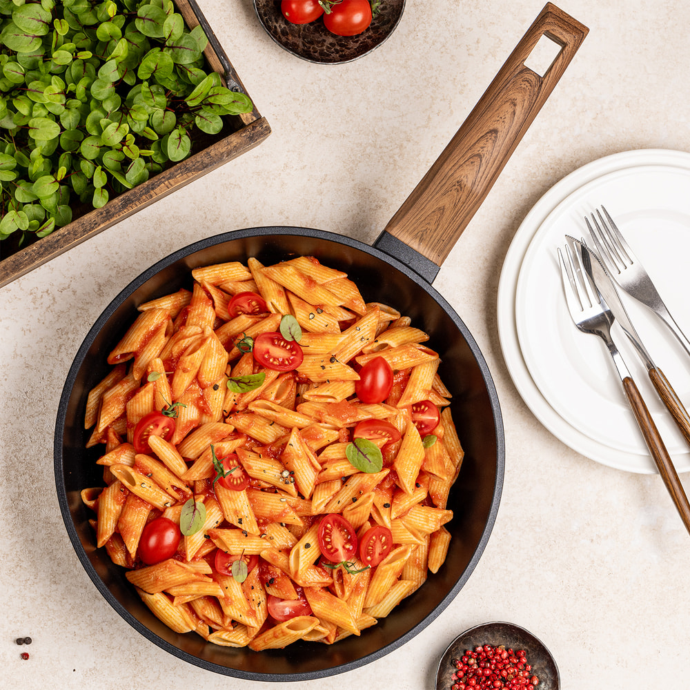 Сковорода MAUNFELD ALVA MF24LV01FP из литого алюминия, 24 см